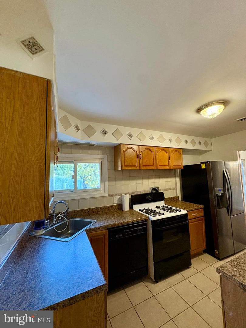 10229 Green Forest Drive photo 5