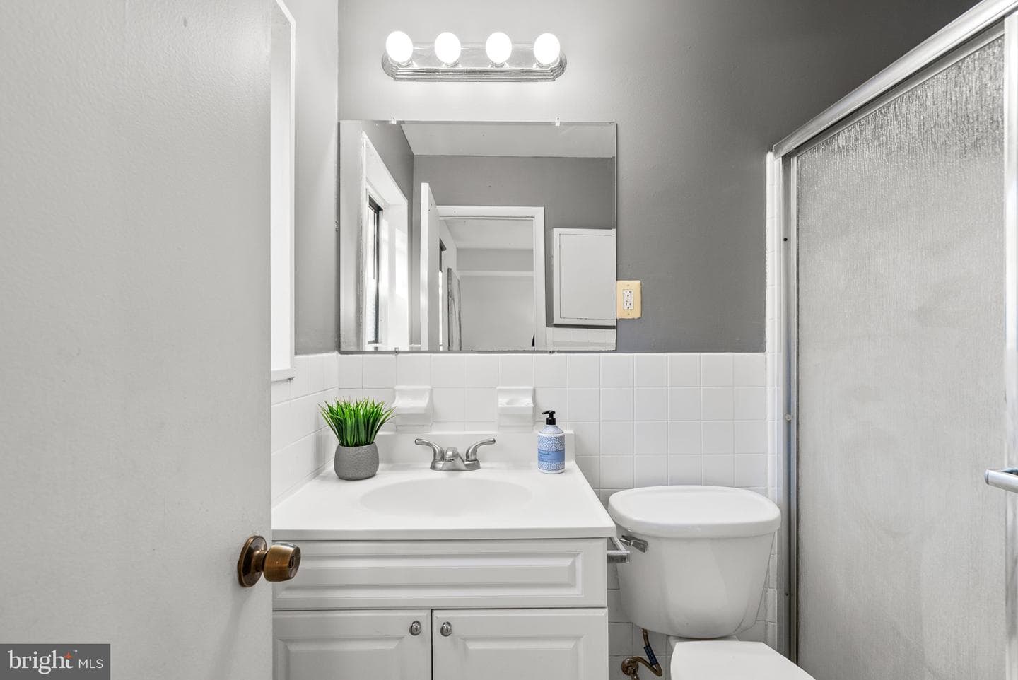 10661 Montrose Avenue #103 photo 17