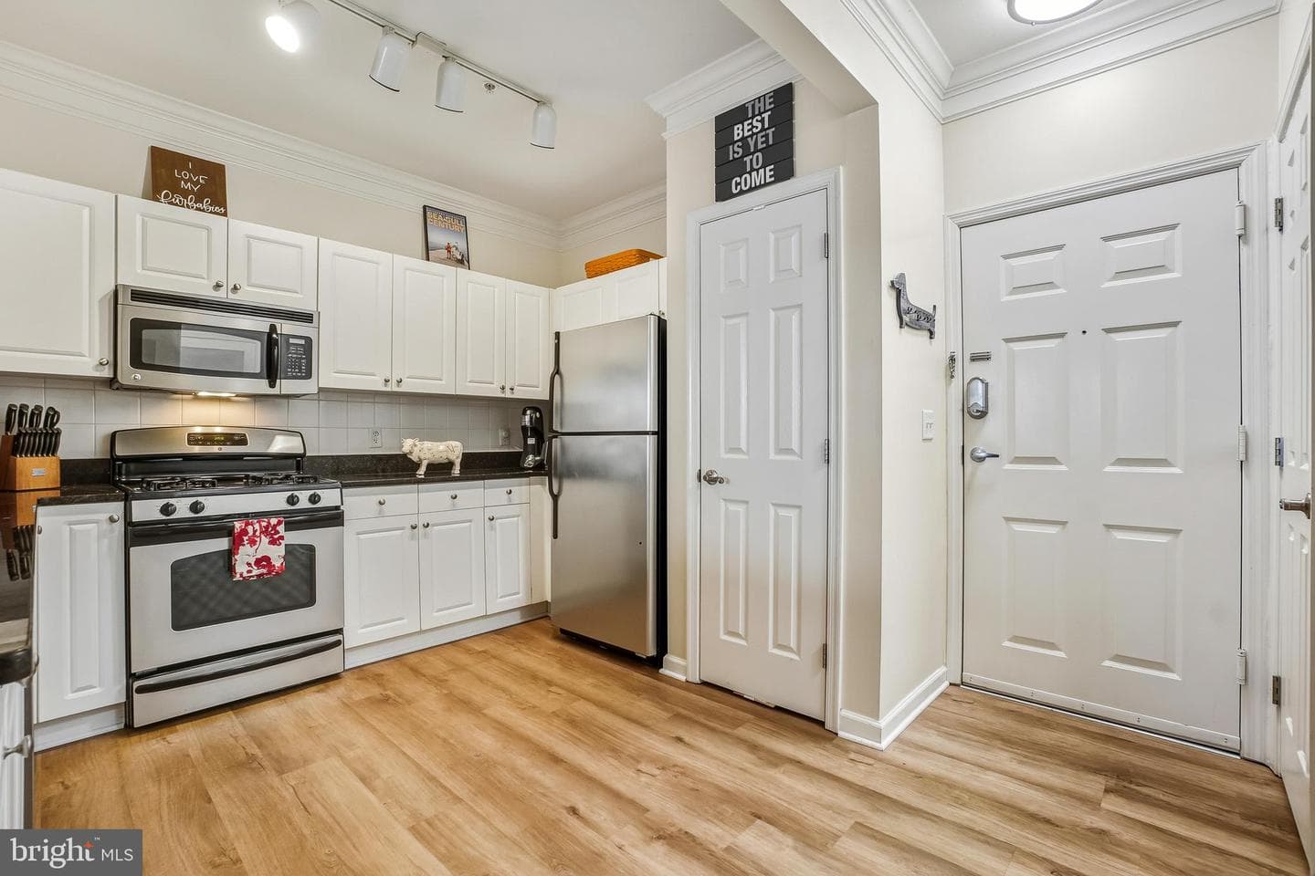 27 Booth Street #345 photo 5