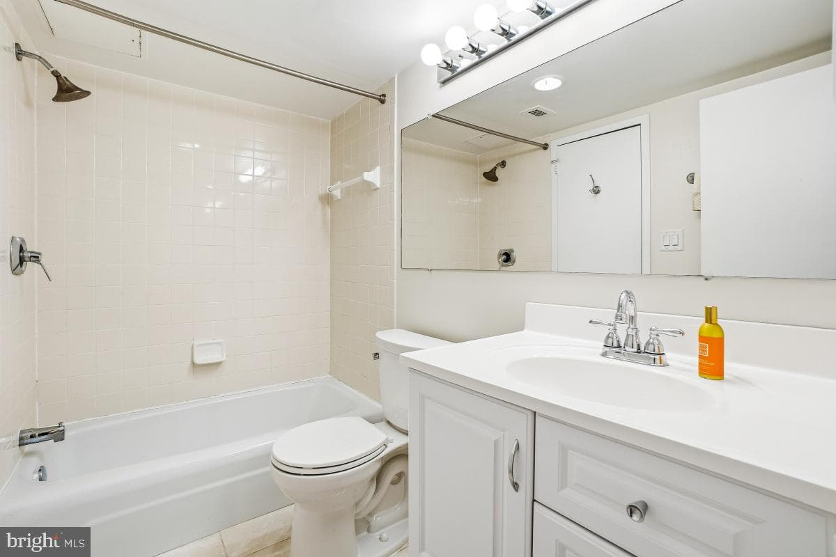4242 East West Hwy #514 photo 6