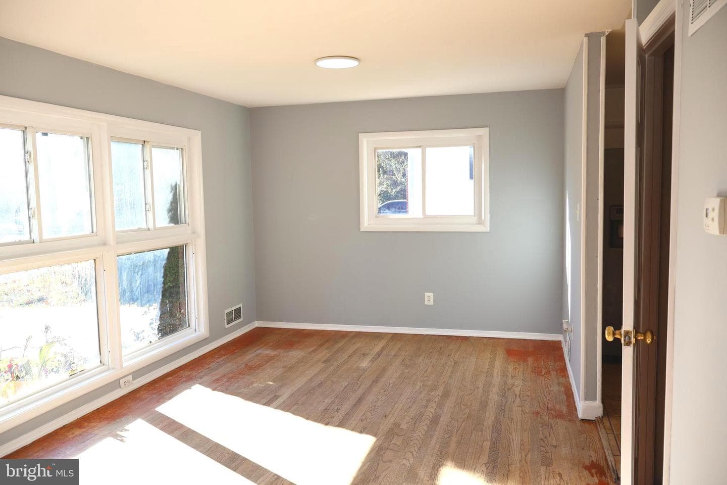 106 Hutton Street photo 9