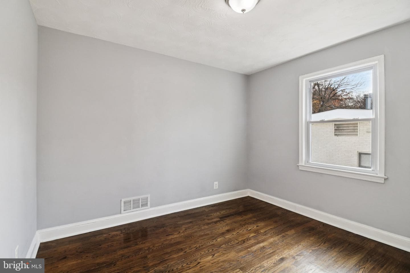 11515 Orebaugh Avenue photo 17