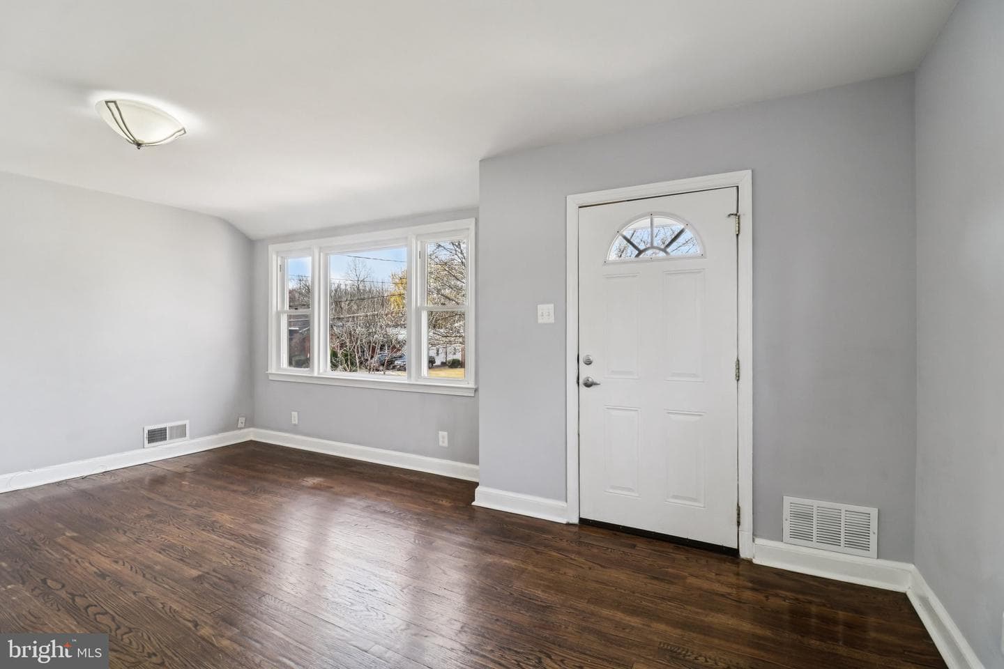 11515 Orebaugh Avenue photo 7