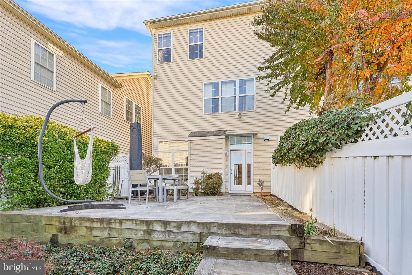 422 Chestnut Hill Street photo 2