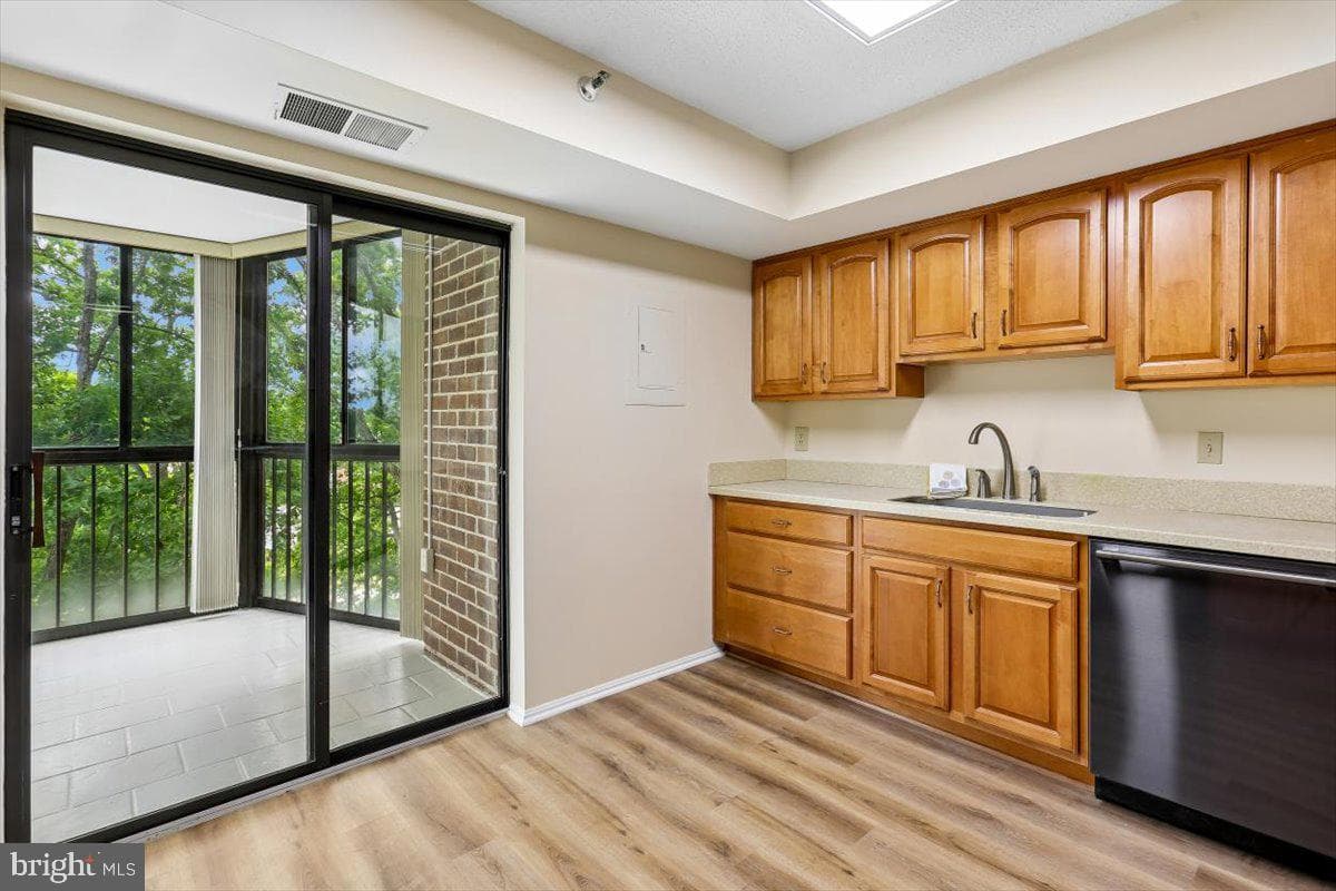 15101 Interlachen Drive #1-614 photo 15