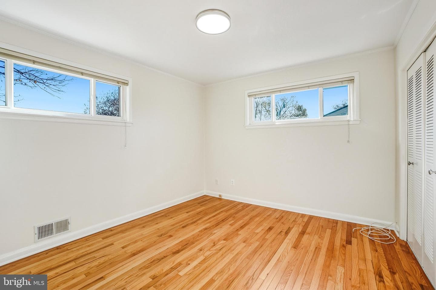 509 University Boulevard W photo 10
