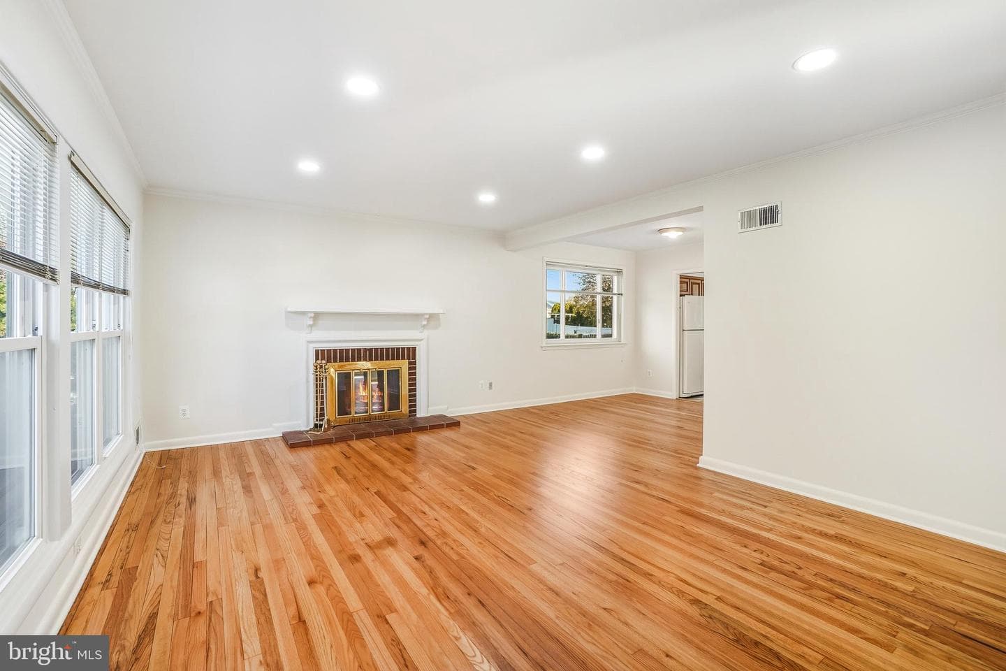 509 University Boulevard W photo 4