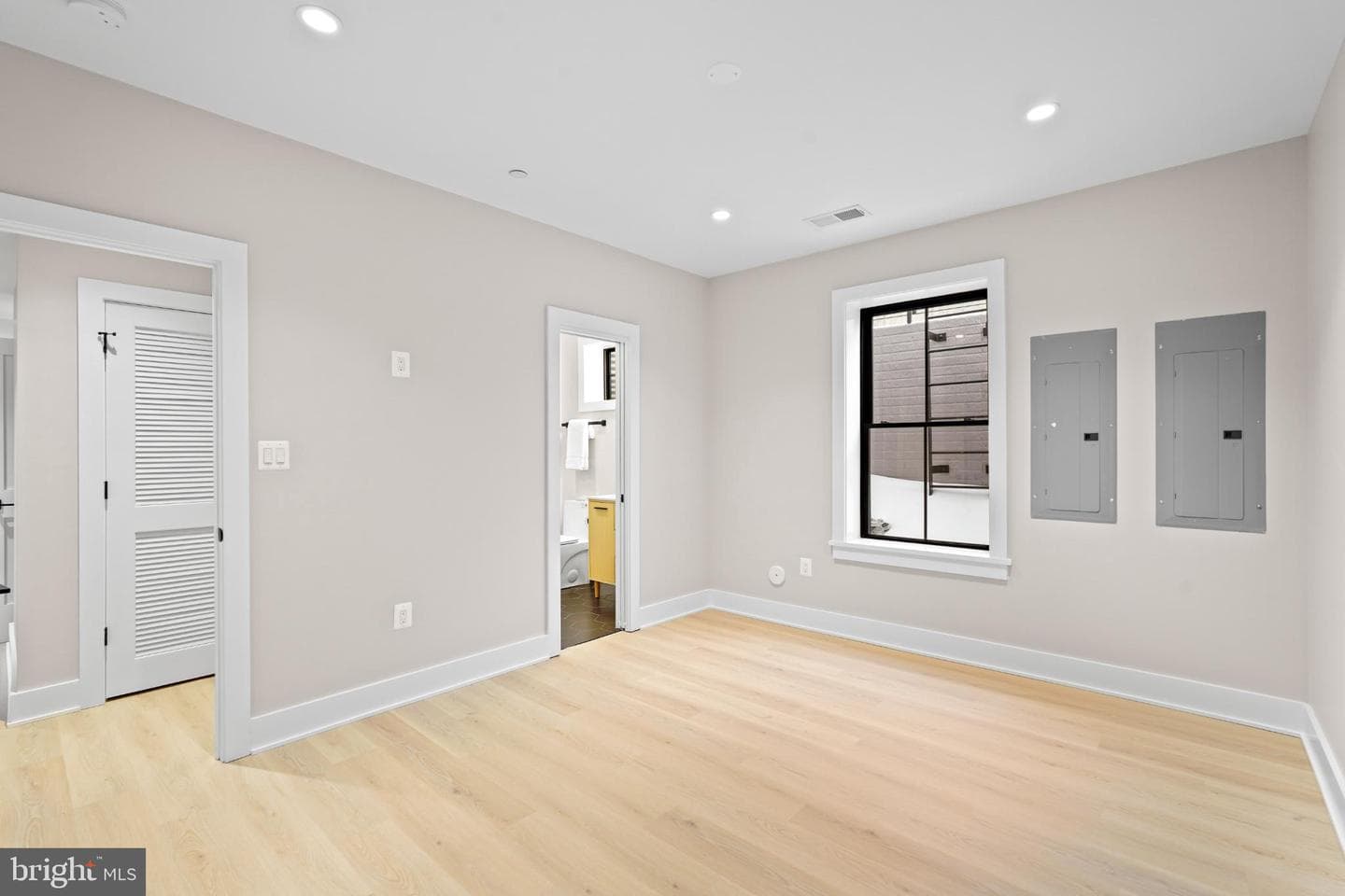 9909 Dickens Ave photo 55