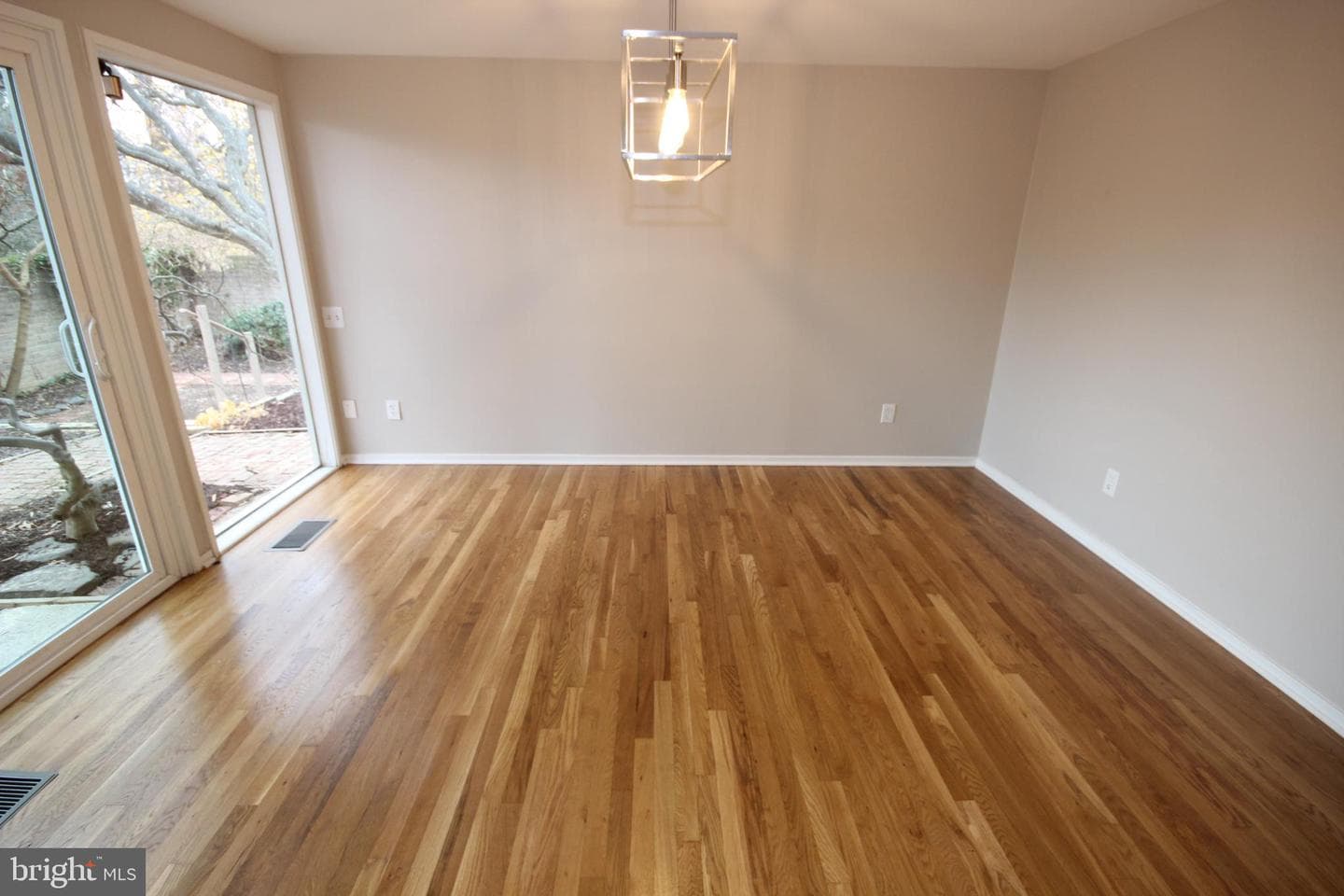 19115 Roman Way photo 17