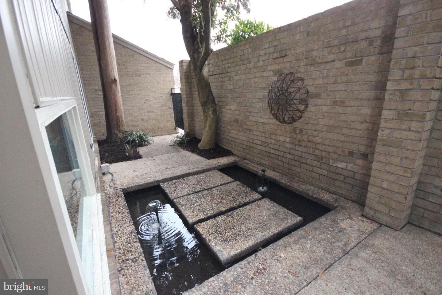 19115 Roman Way photo 2