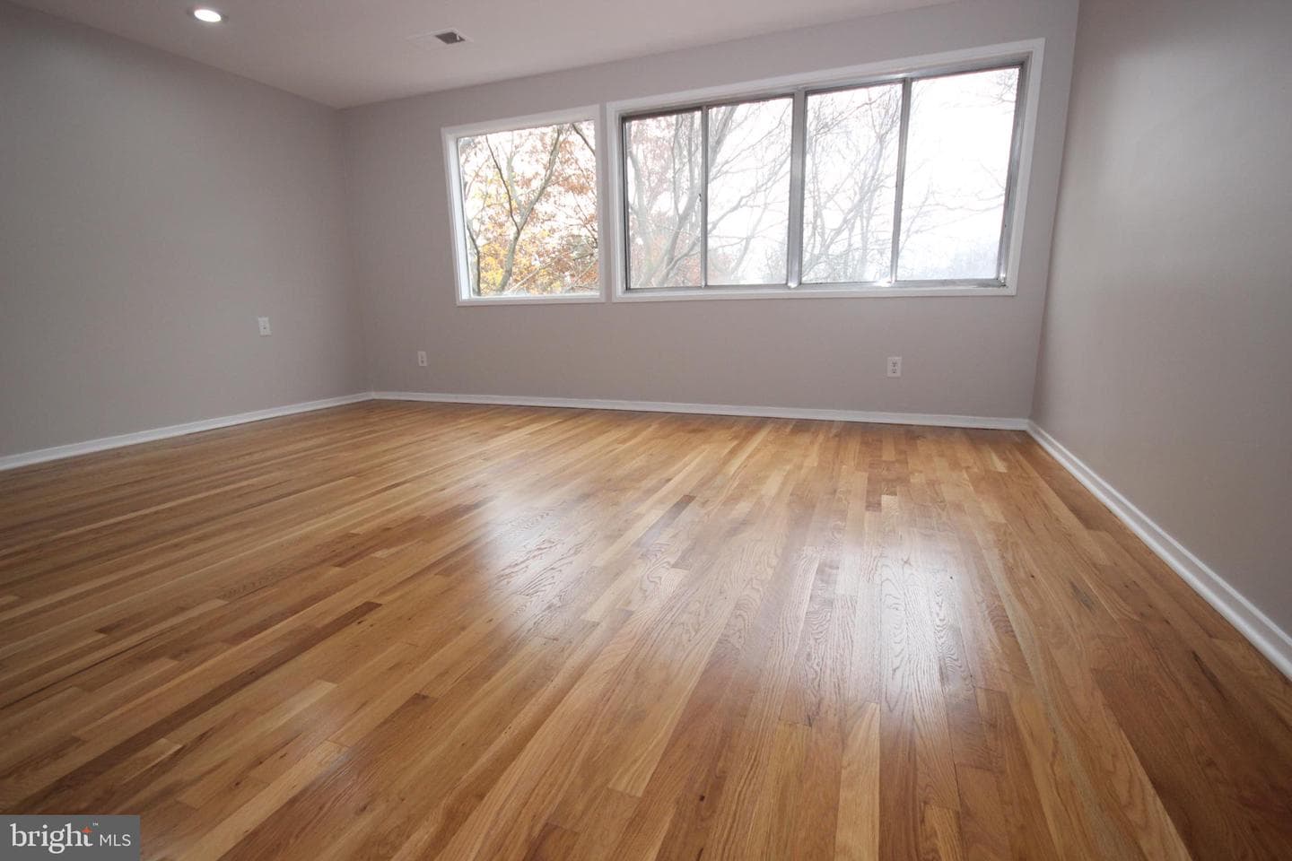 19115 Roman Way photo 32