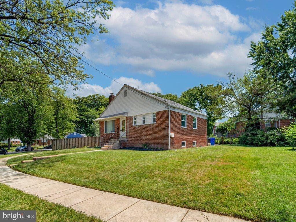 10402 Royalton Terrace photo 4