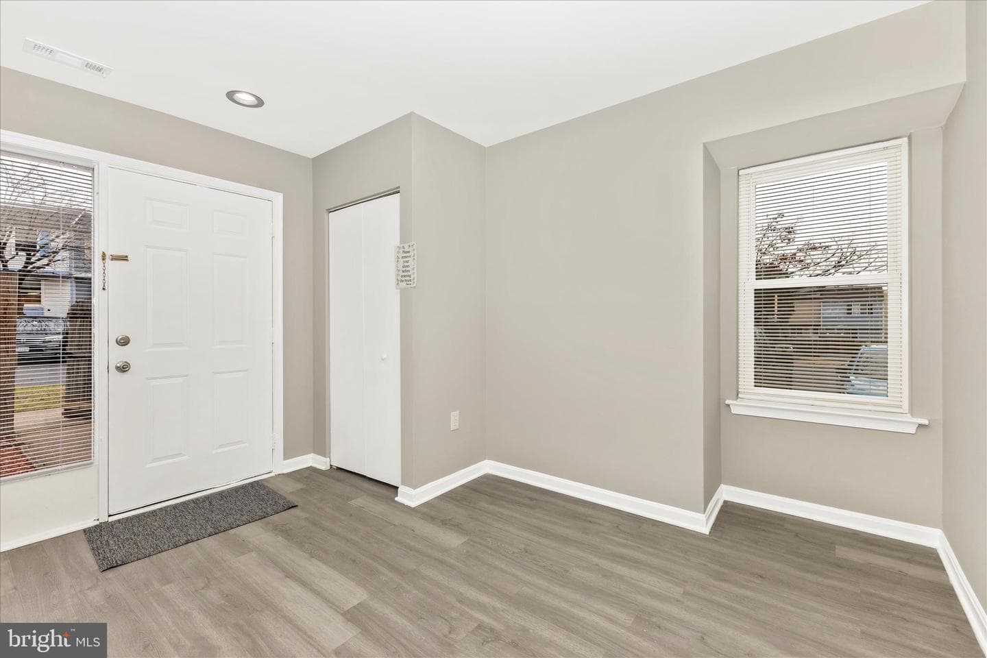 2861 Shepperton Terrace photo 12
