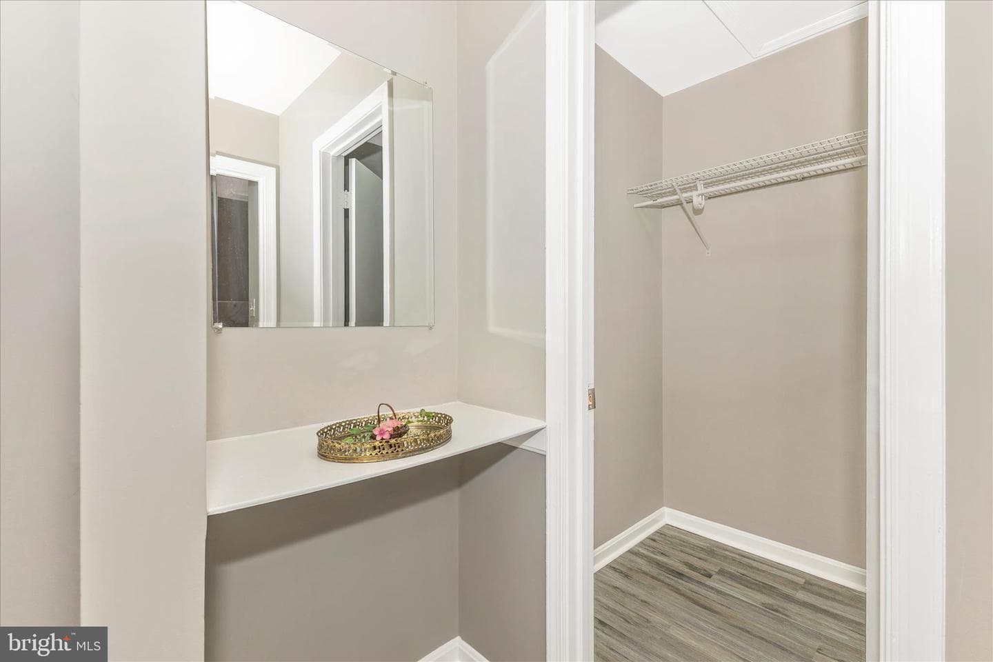 2861 Shepperton Terrace photo 27