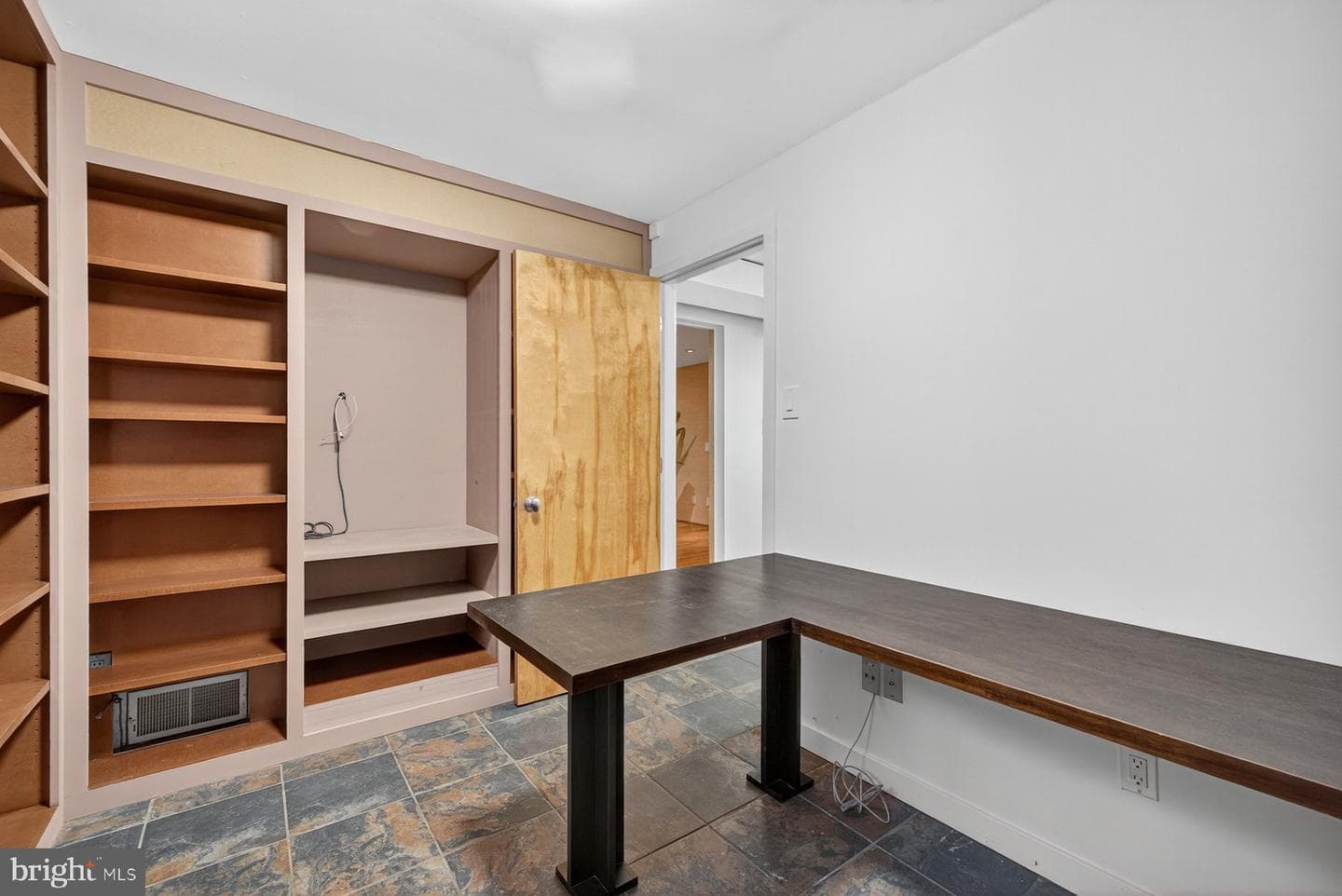 10405 Leslie Street photo 30
