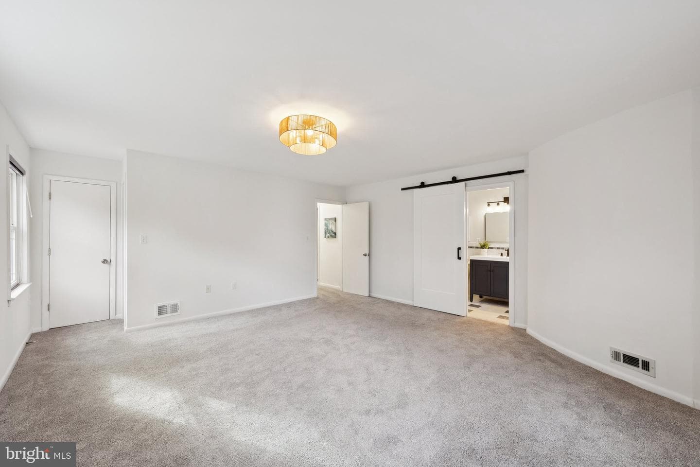 2404 Blue Valley Drive photo 18