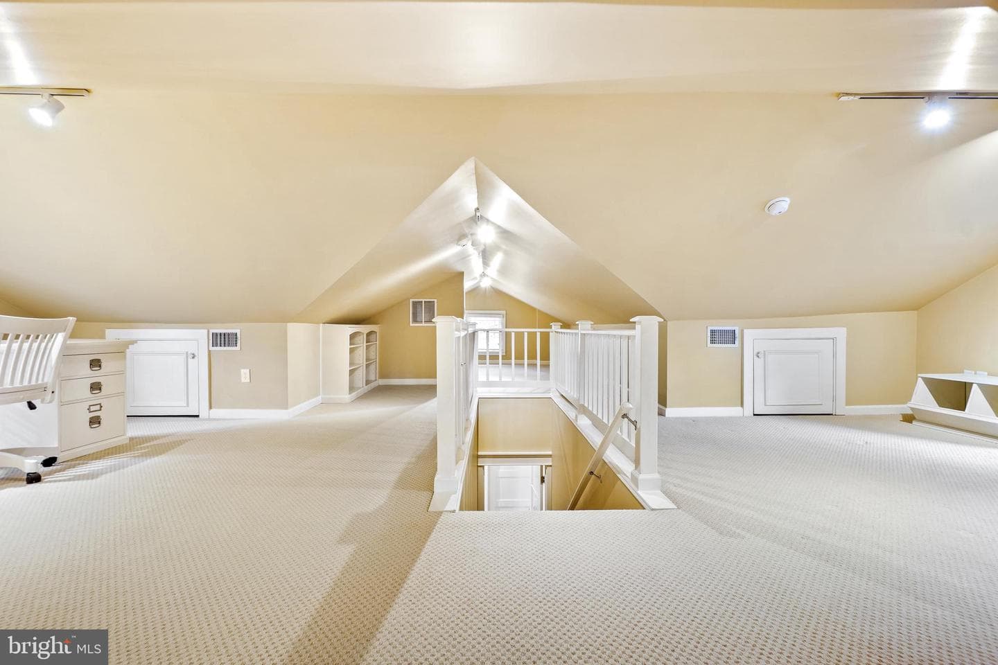 7402 Maple Avenue photo 20