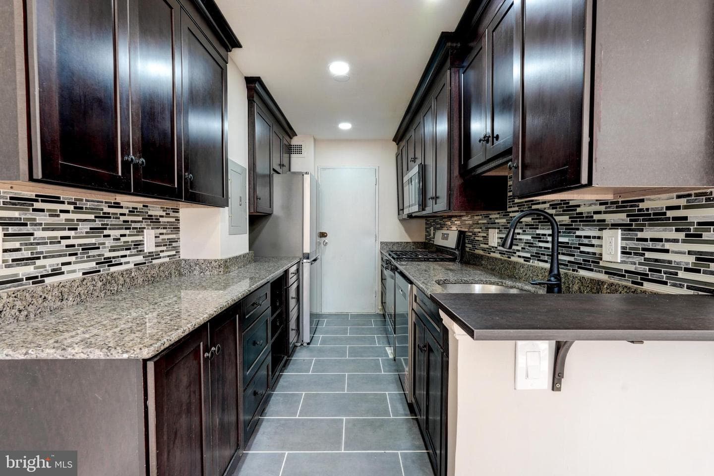 1900 Lyttonsville Road #211 photo 15