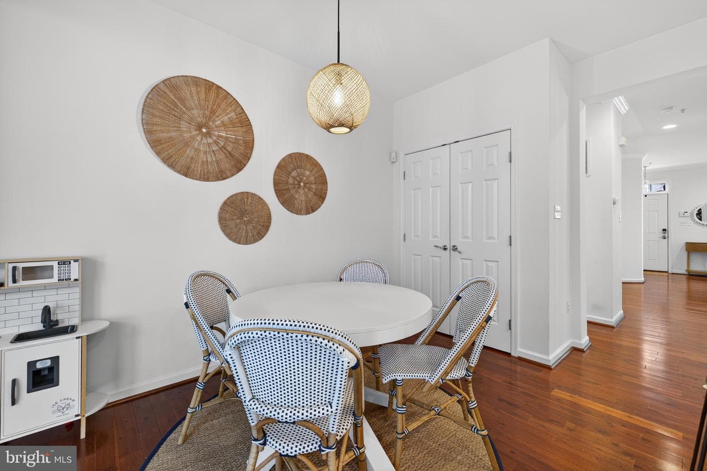 444 Clayhall Street photo 11