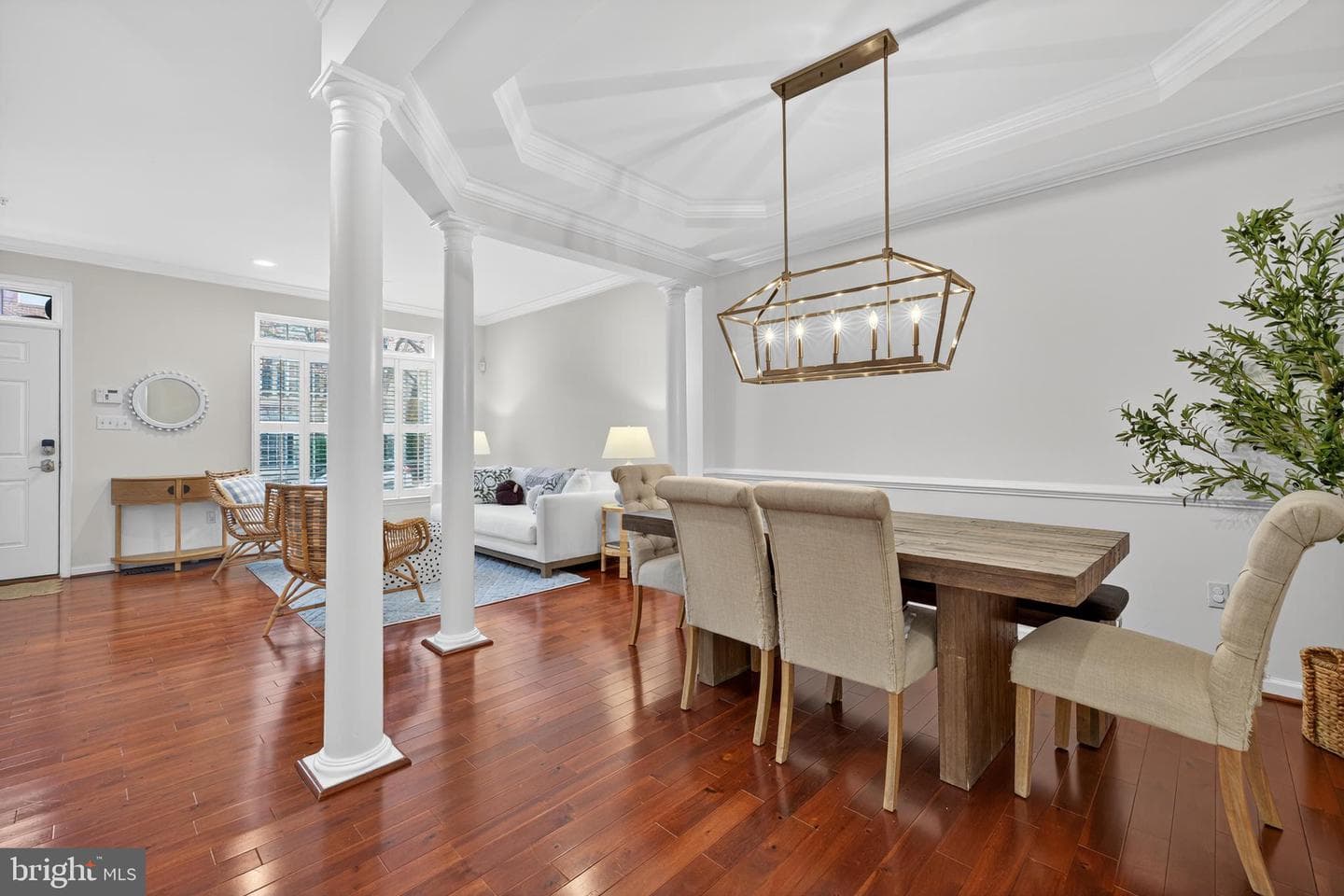 444 Clayhall Street photo 6