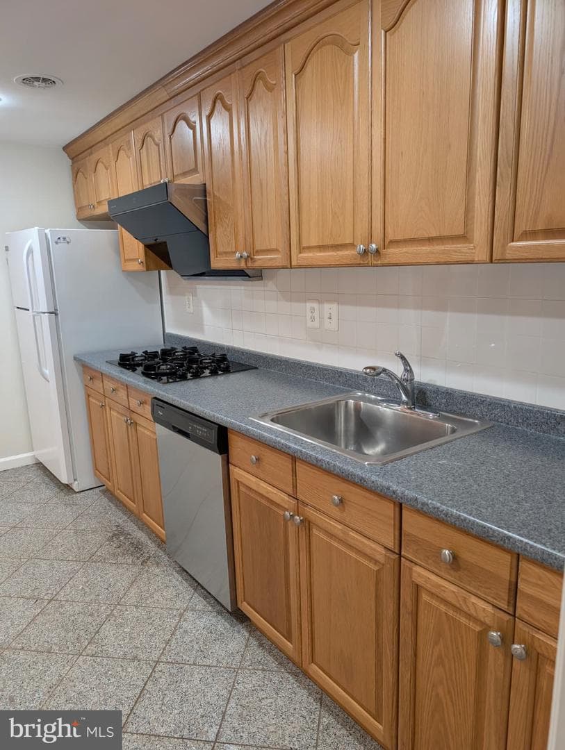 6705 Goldsboro Rd photo 26