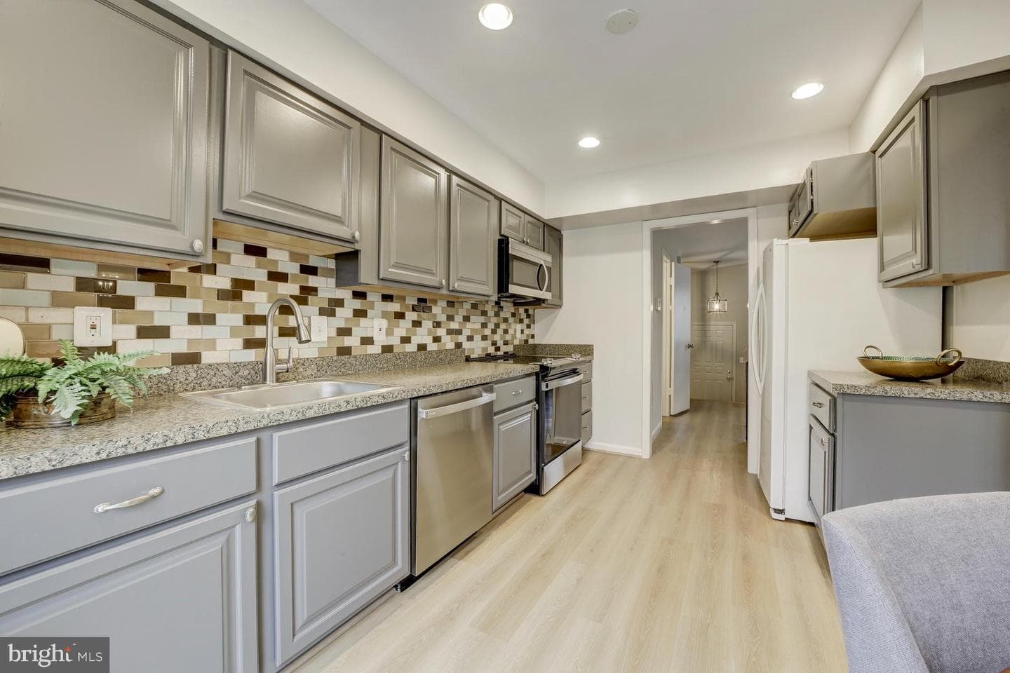10320 Castlehedge Terrace photo 12