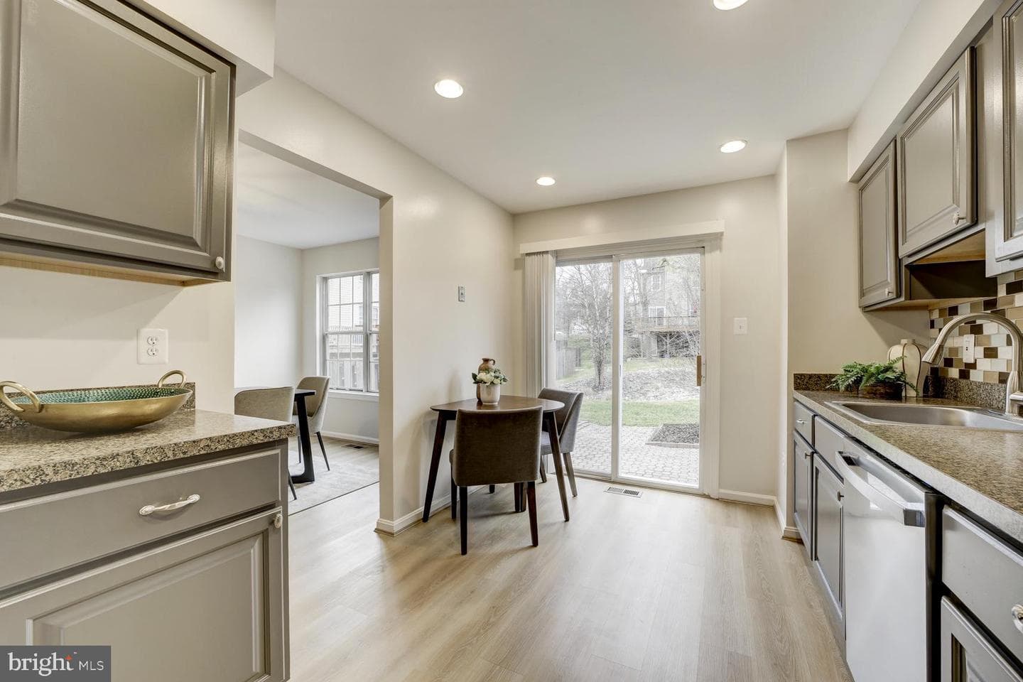 10320 Castlehedge Terrace photo 13