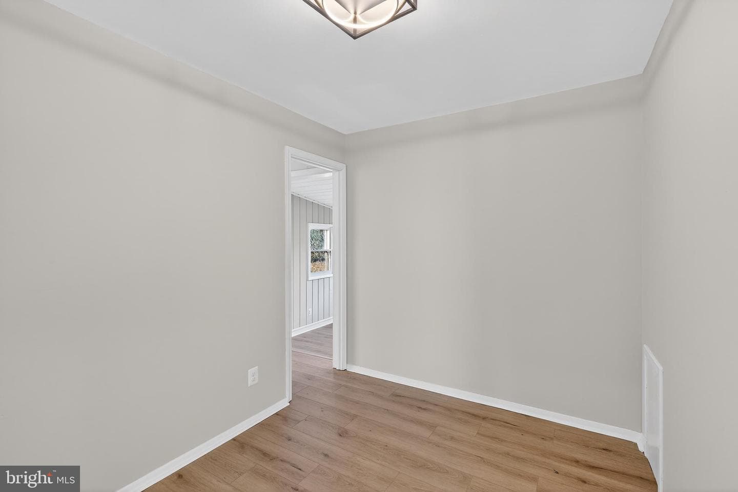 1106 Veirs Mill Road photo 8