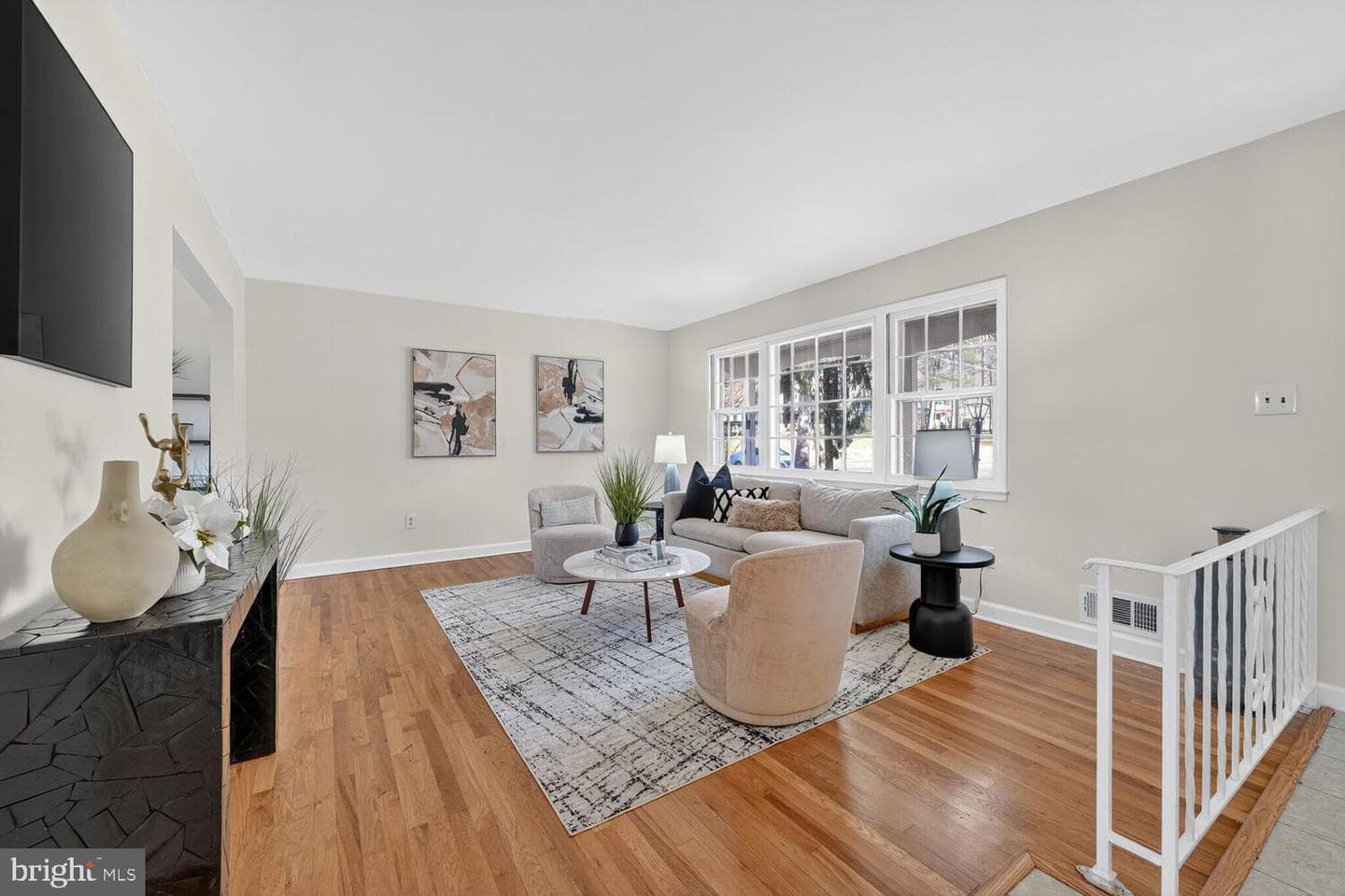 5202 Drake Terrace photo 4