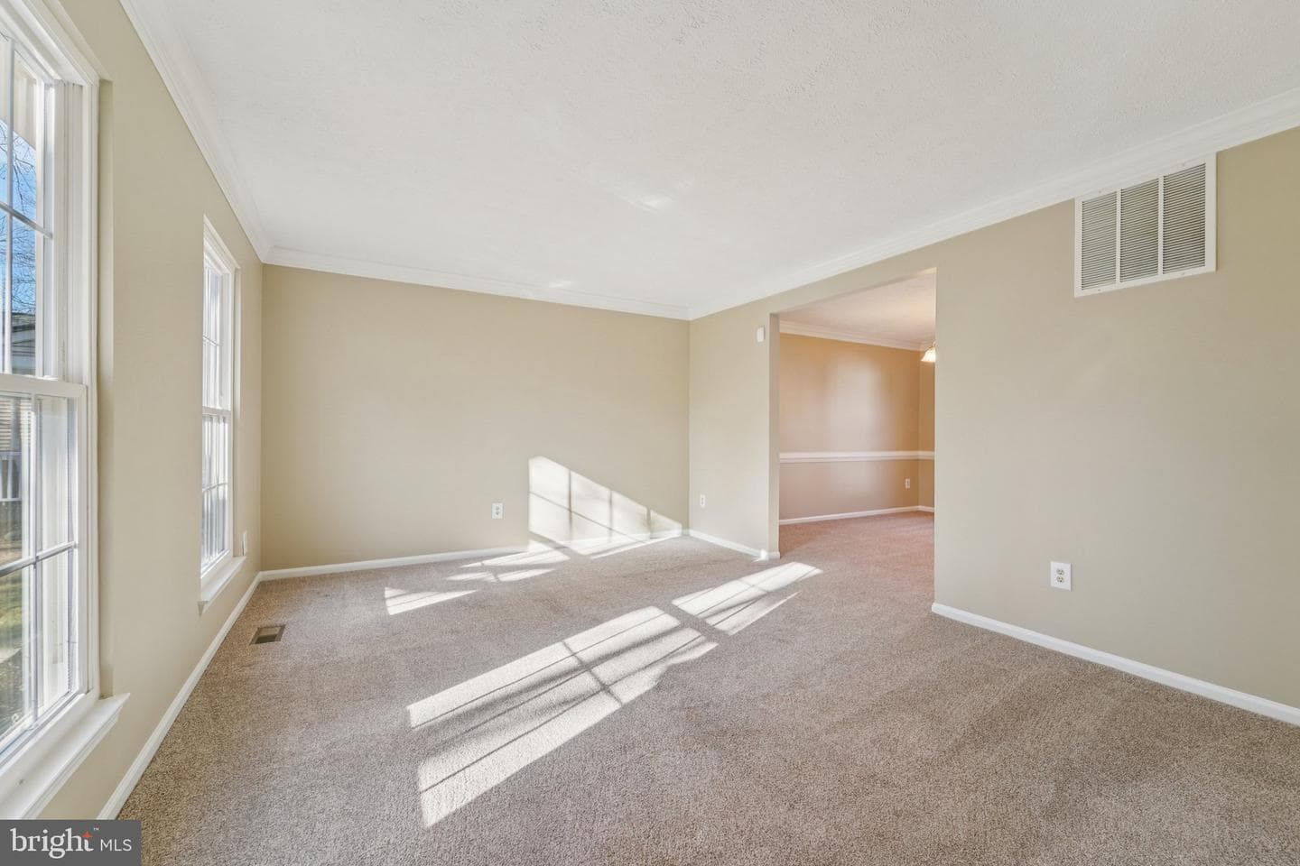 216 Bookham Lane photo 12