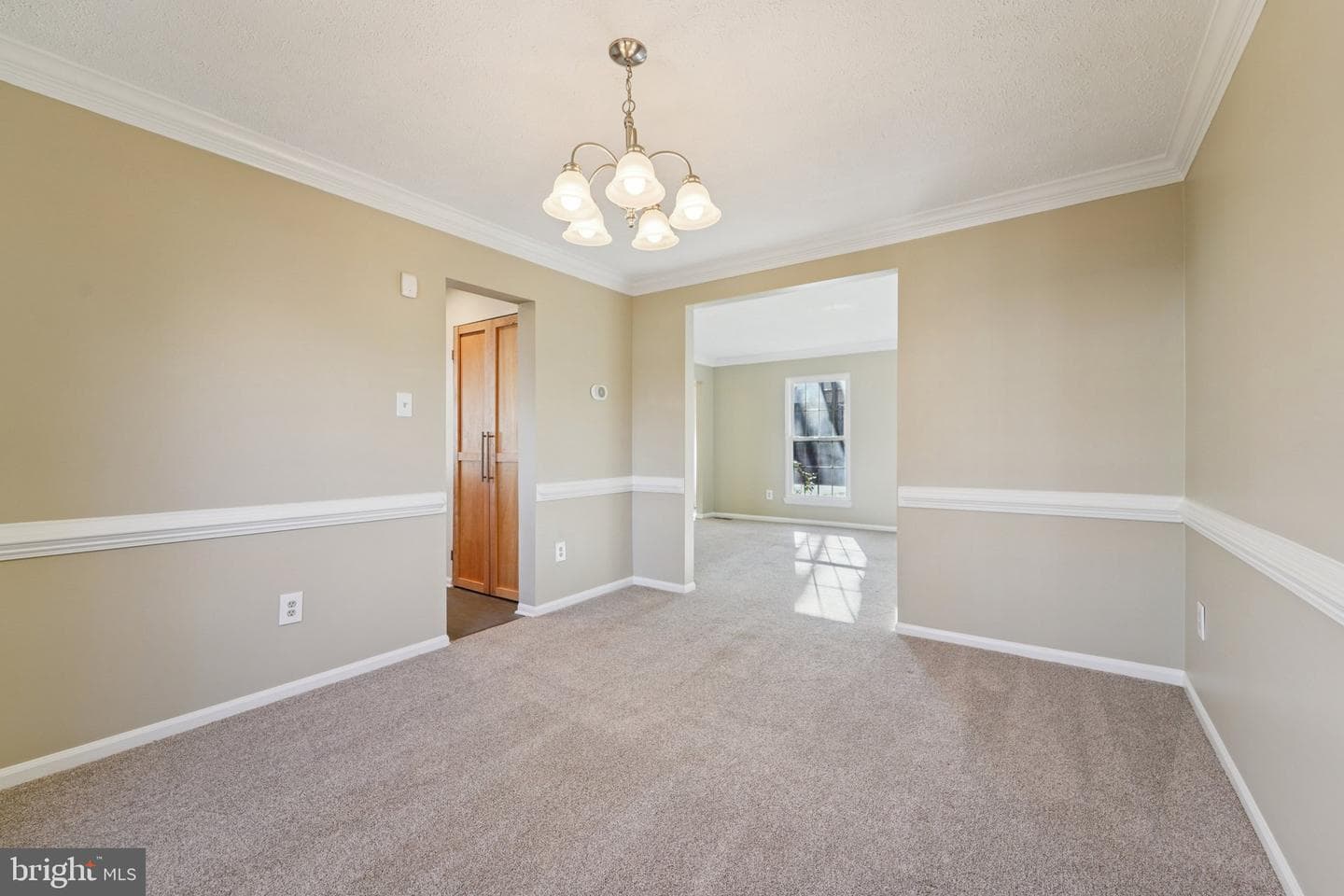 216 Bookham Lane photo 16