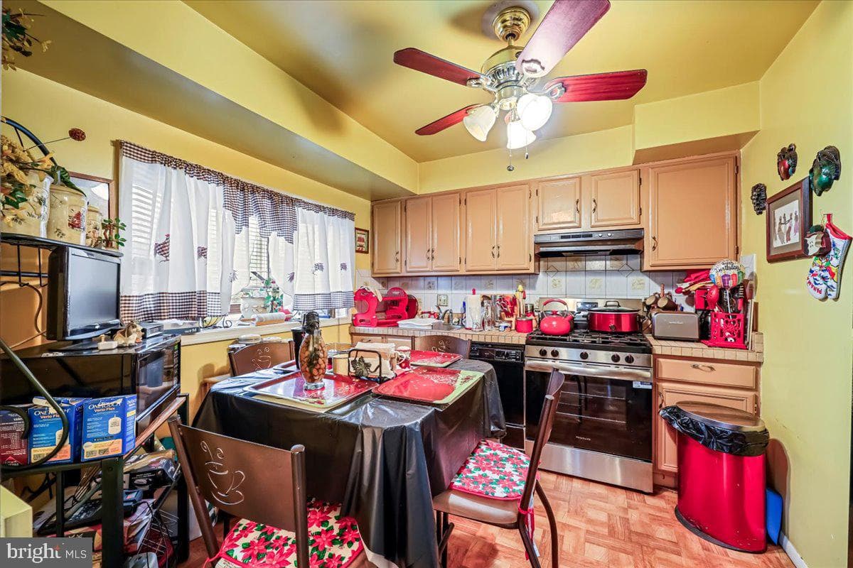 9405 Sierra Street photo 6