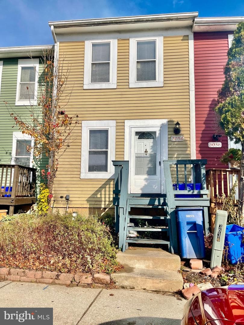 3034 Shepperton Terrace photo 2