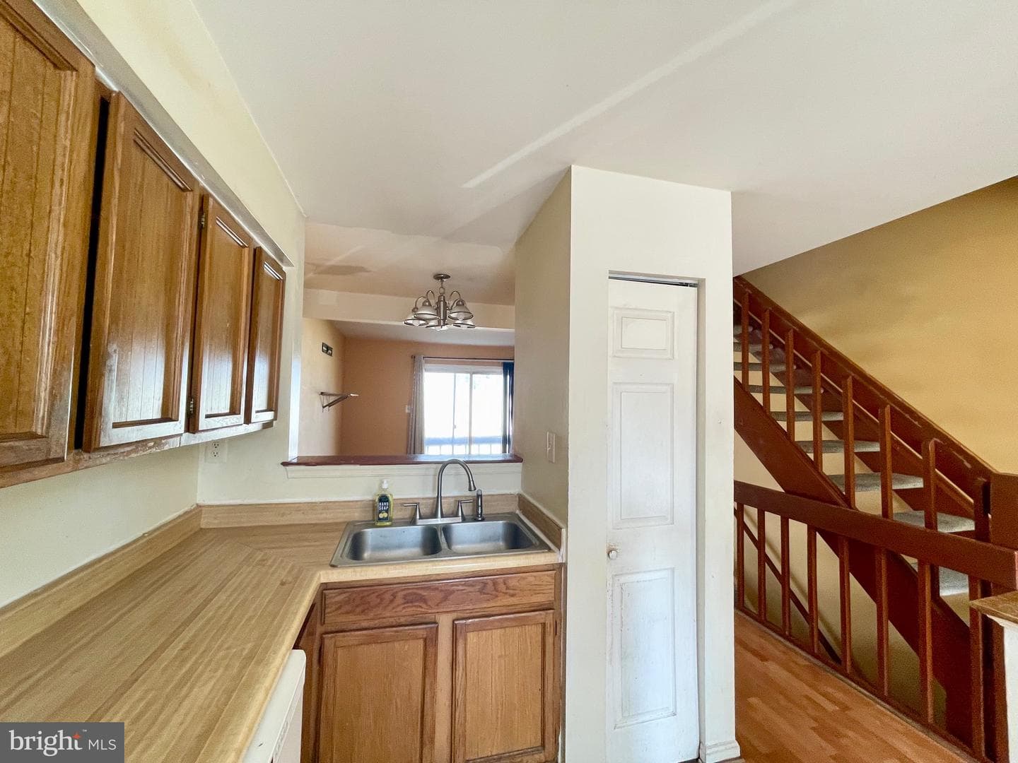 3034 Shepperton Terrace photo 7