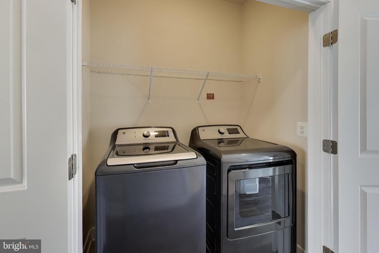 111 Armstrong Place photo 25