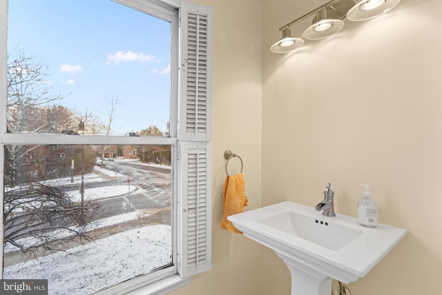 596 Chestertown Street photo 28