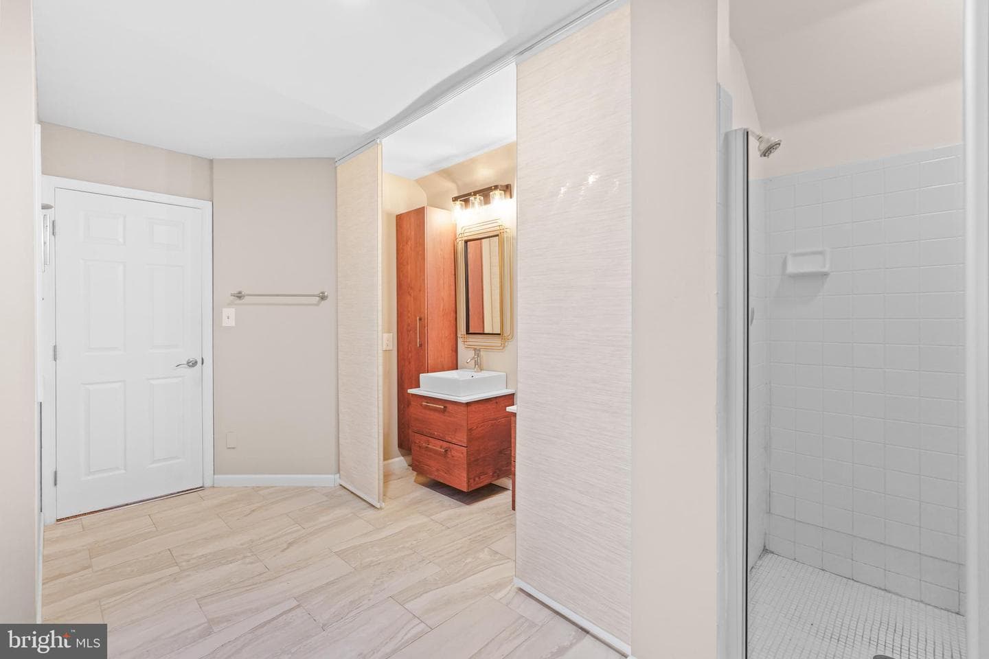 596 Chestertown Street photo 33