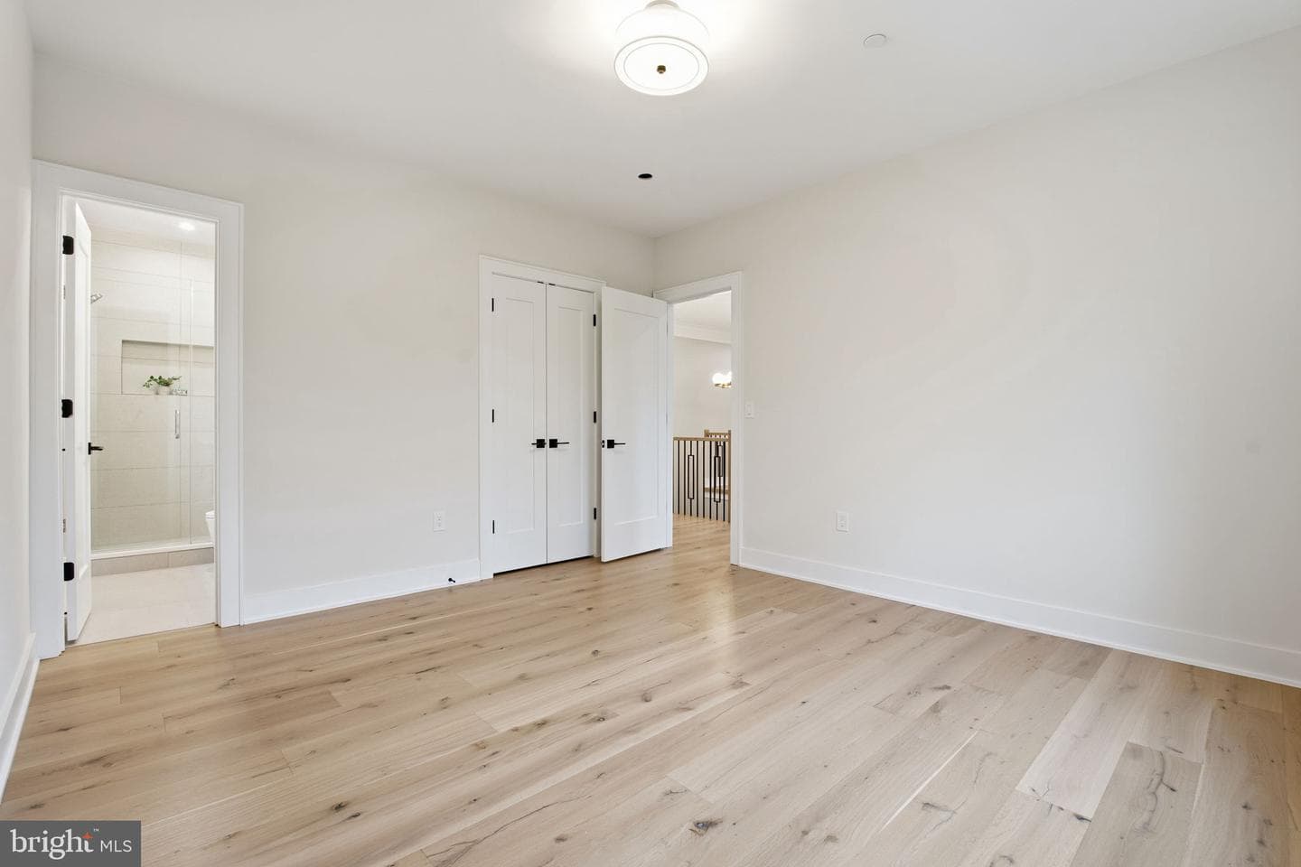 3835 Lawrence Avenue photo 39