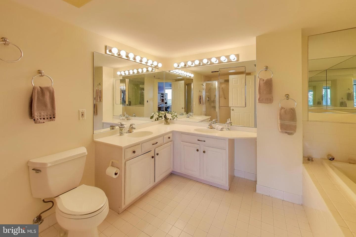 5450 Whitley Park Terrace #806 photo 19