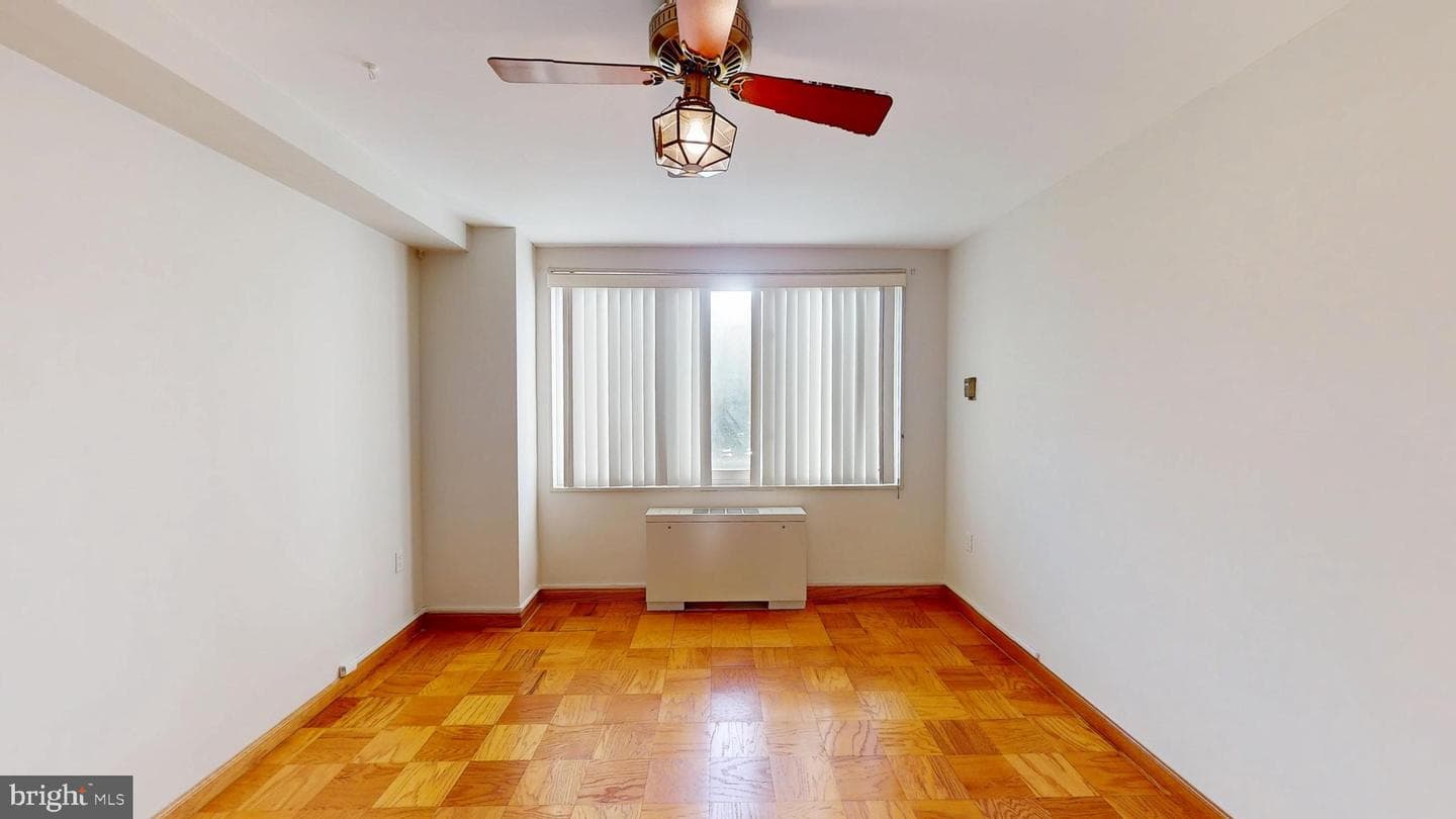 10201 Grosvenor Place #527 photo 21