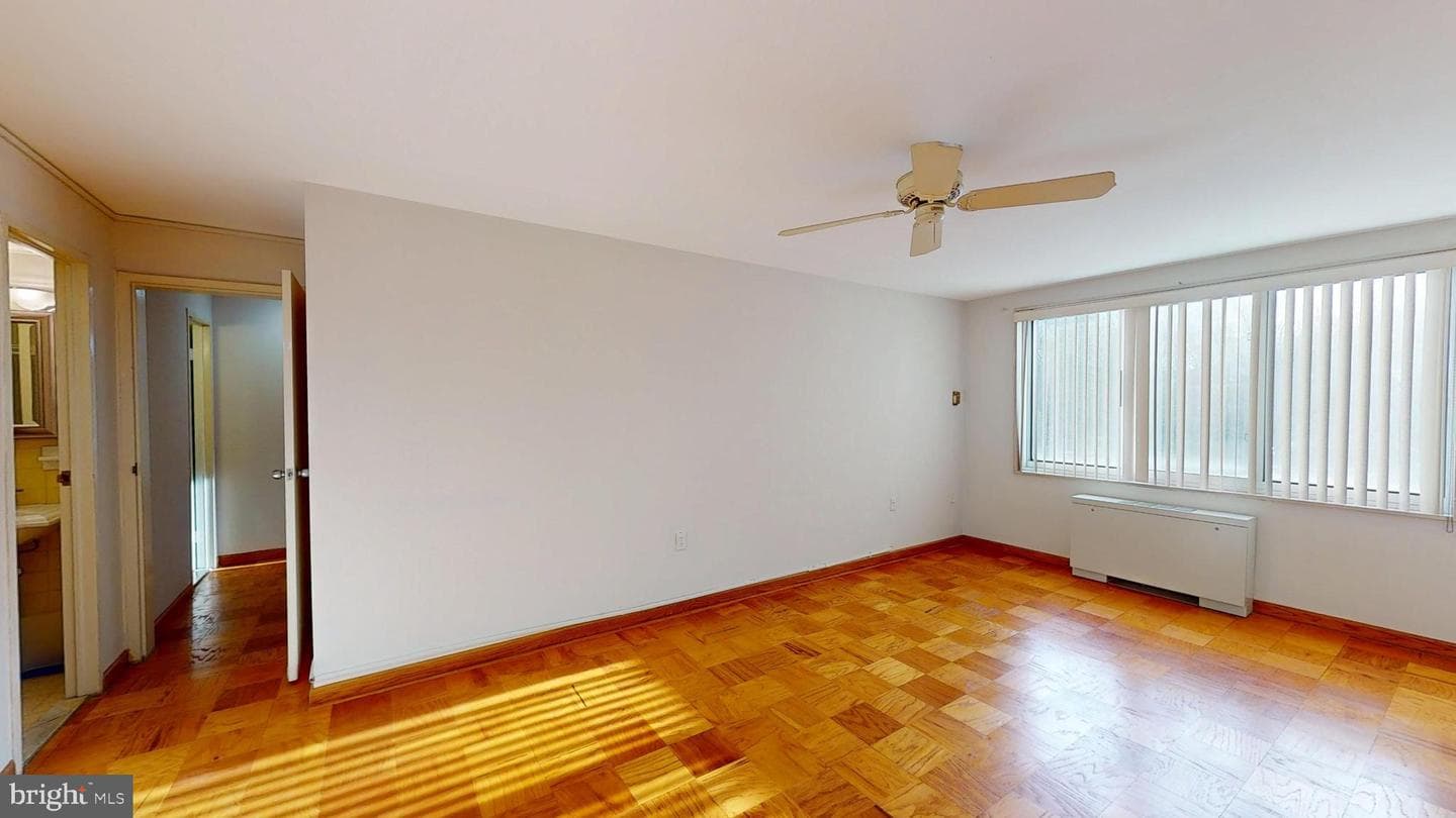 10201 Grosvenor Place #527 photo 28