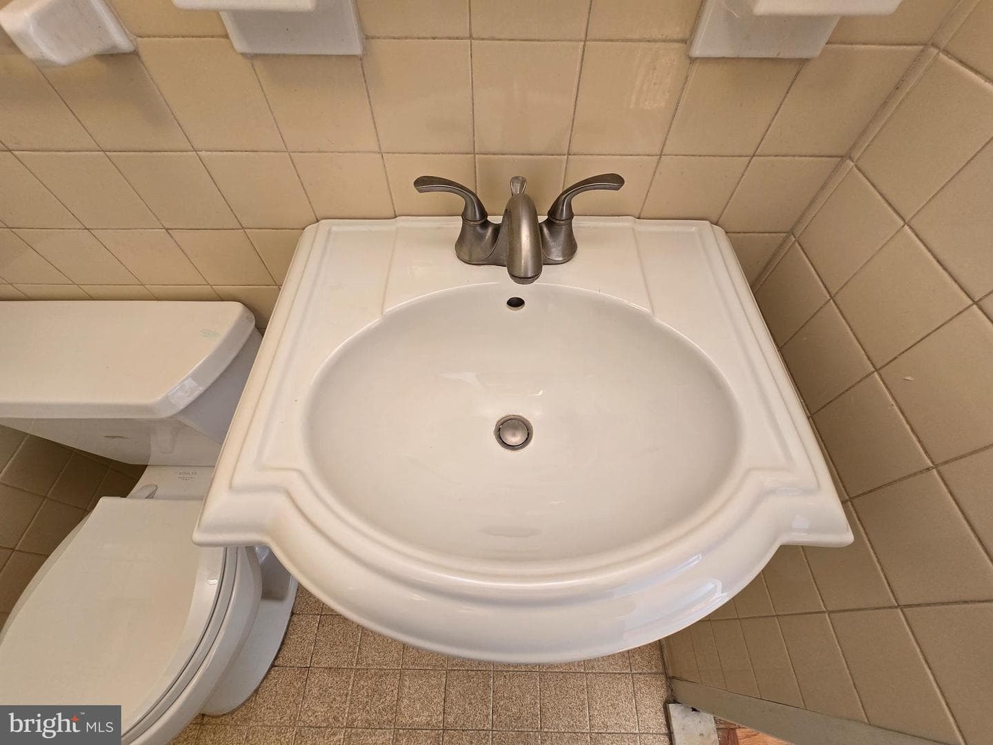 10201 Grosvenor Place #527 photo 36