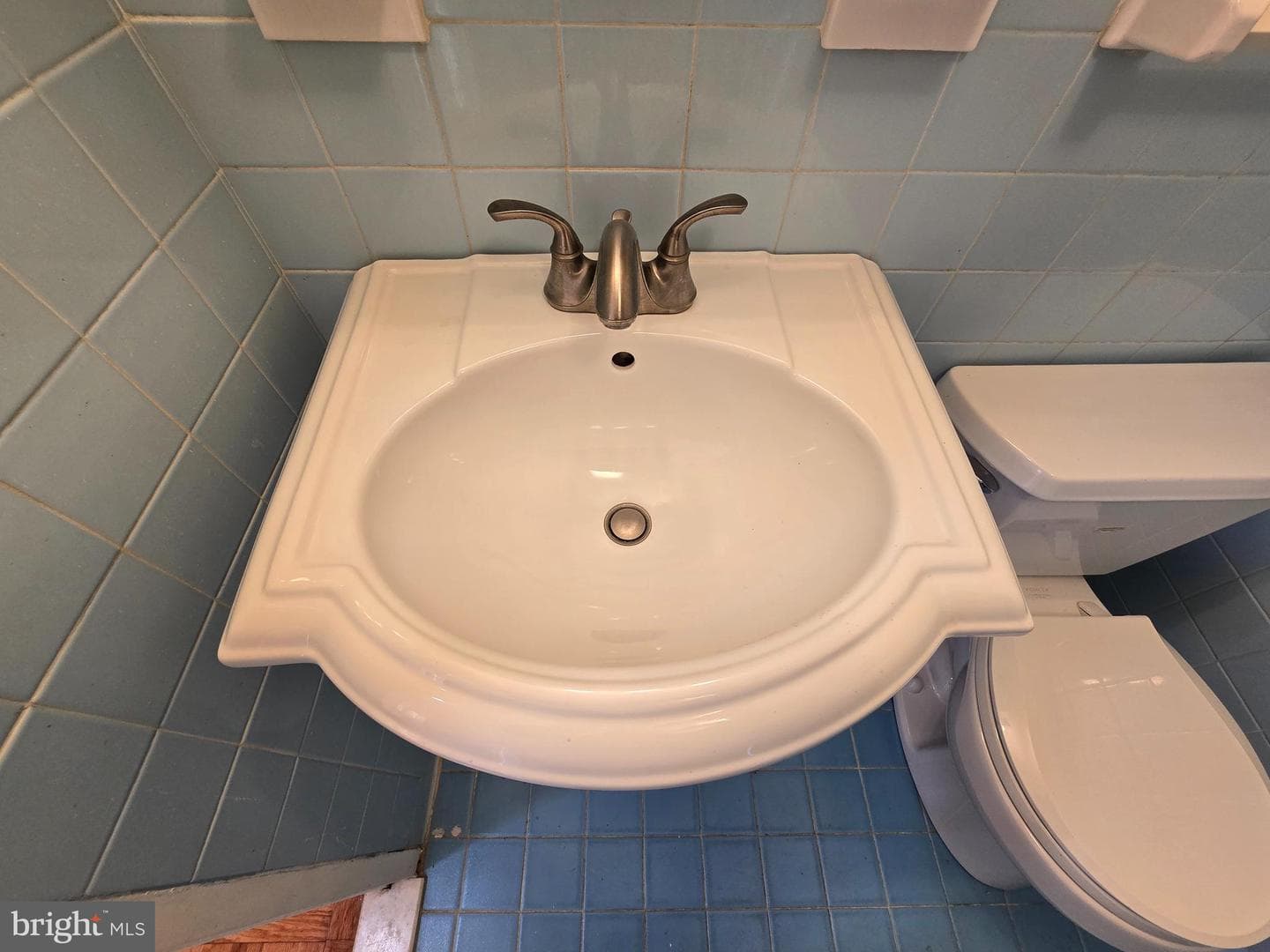 10201 Grosvenor Place #527 photo 38