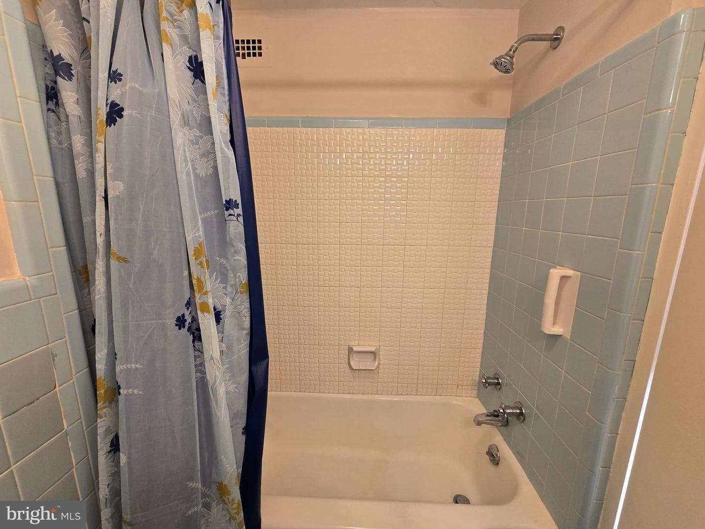 10201 Grosvenor Place #527 photo 39