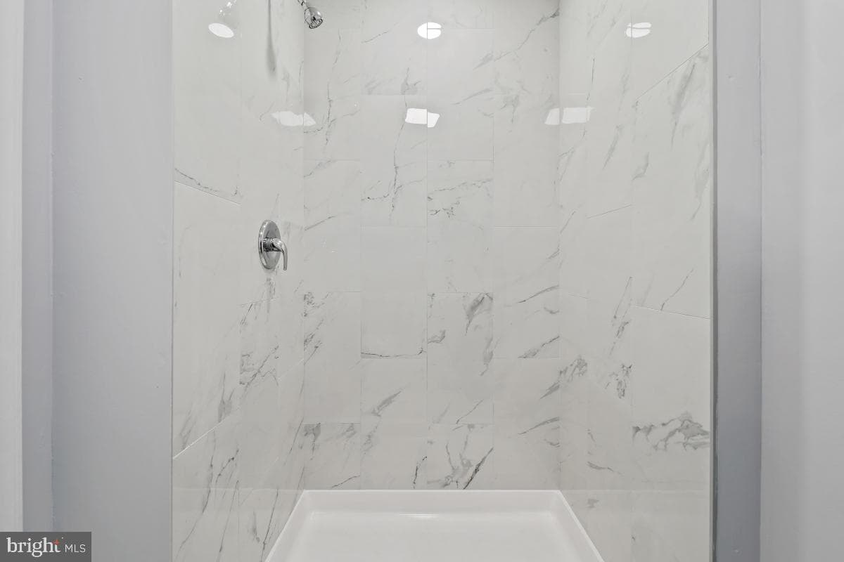 229 Hannes Street photo 17