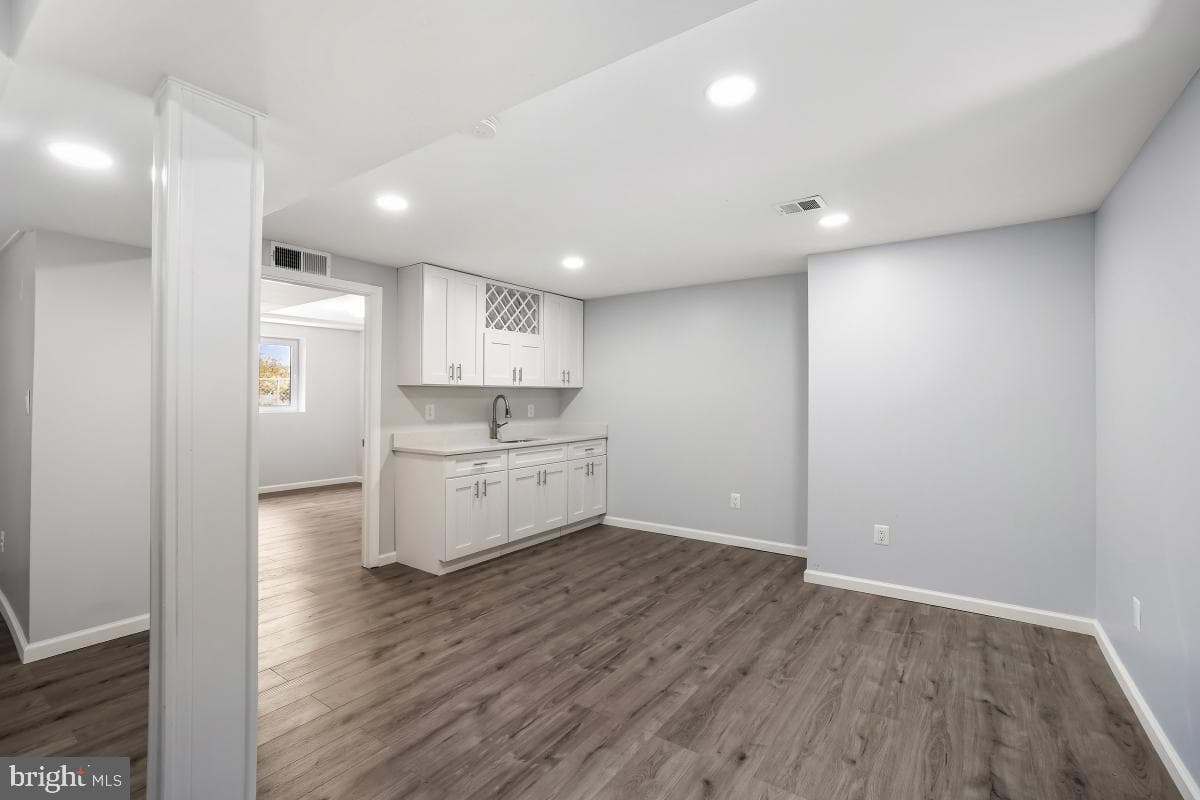 229 Hannes Street photo 27