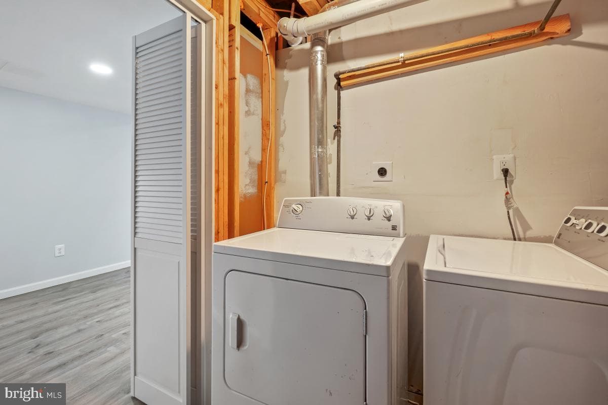 229 Hannes Street photo 31