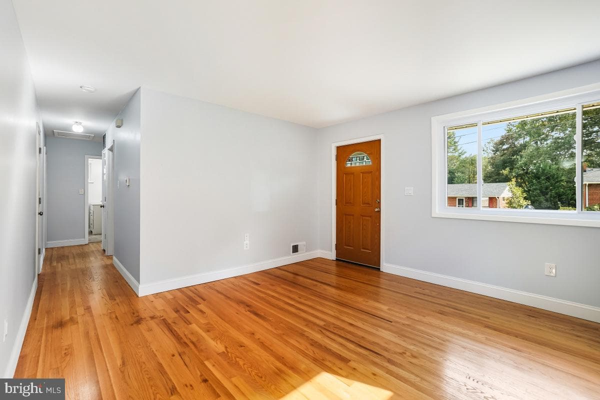 229 Hannes Street photo 7