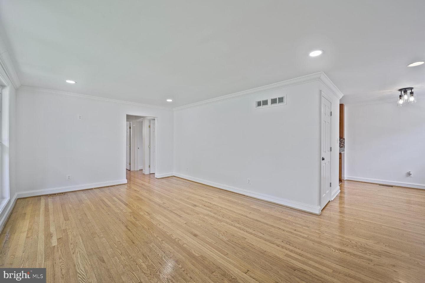 10213 Duvawn Place photo 4
