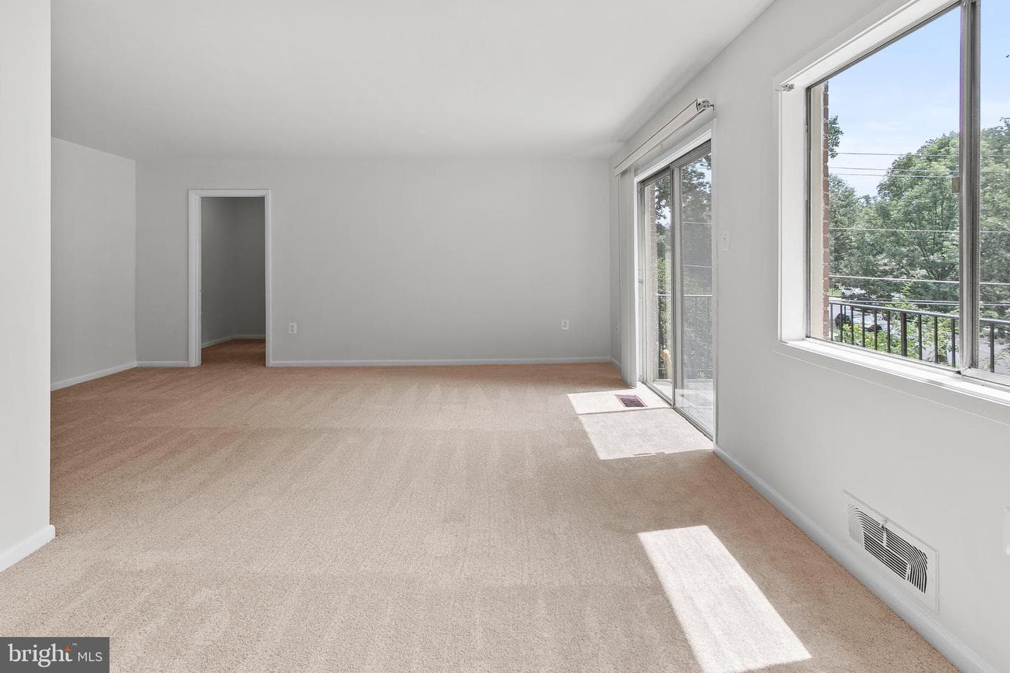 10626 Weymouth Street #204 photo 14